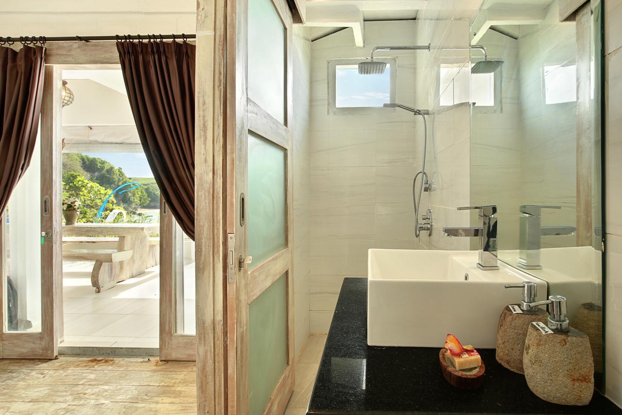 The Point Beach-front Balangan Guest house